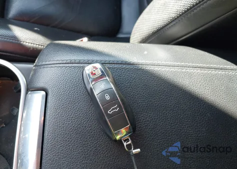 2013 Porsche Cayenne Hybrid S z USA, uszkodzony, nr VIN WP1AE2A29DLA15374